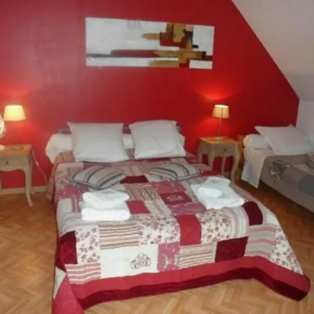Changé, 5 Pièces, 13 Personnes - Fr-1-410-298 *